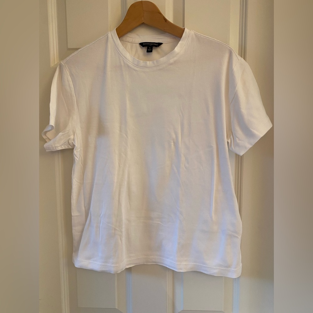 Banana Republic white t-shirt